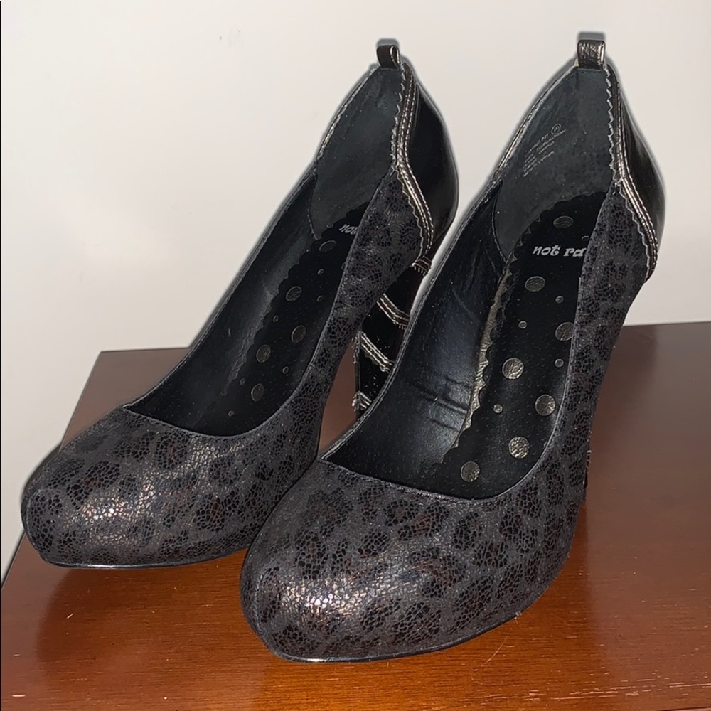 WOMANS SIZE 10 HEELS